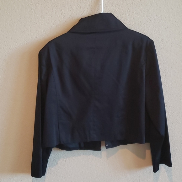 Cropped Jacket - Picture 8 of 8